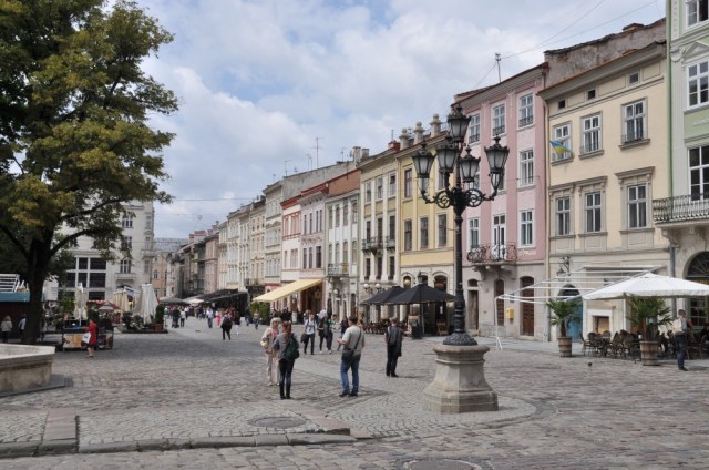 Der Ring, Rynok, in Lviv
