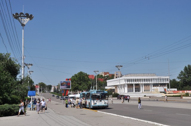 Aufgeräumt und ruhig wirkt die Hauptstadt Tiraspol, hier am zentralen Platz in der Stadtmitte