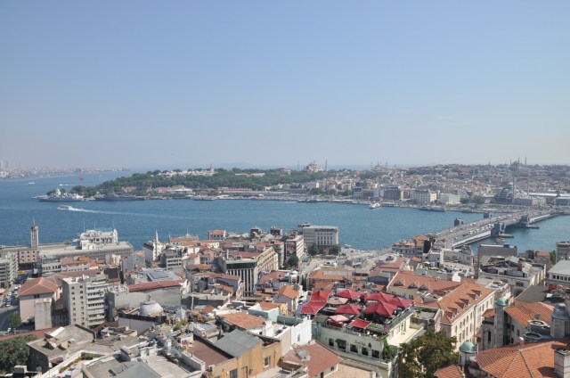Blick auf das Goldene Horn mit Topkapı-Palast und Hagia Sofia