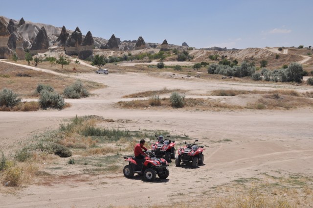 Erkundung mit einem 4-wheel-ATV: aber immerhin sind wir zu zweit gefahren