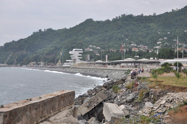 Die türkisch-georgische Grenze in Sarp/Sarpi am Schwarzen Meer ist trist