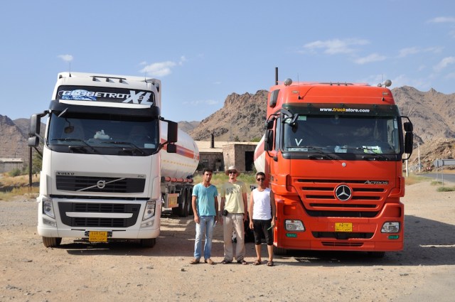 An der armenisch-iranischen Grenze angekommen: jetzt müssen wir zu Fuß weiter