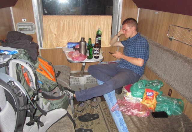 Bequem geht es am späten Abend von Tbilisi nach Yerevan: erst mal die nicht vorhandene WiFi-Verfügbarkeit prüfen :)